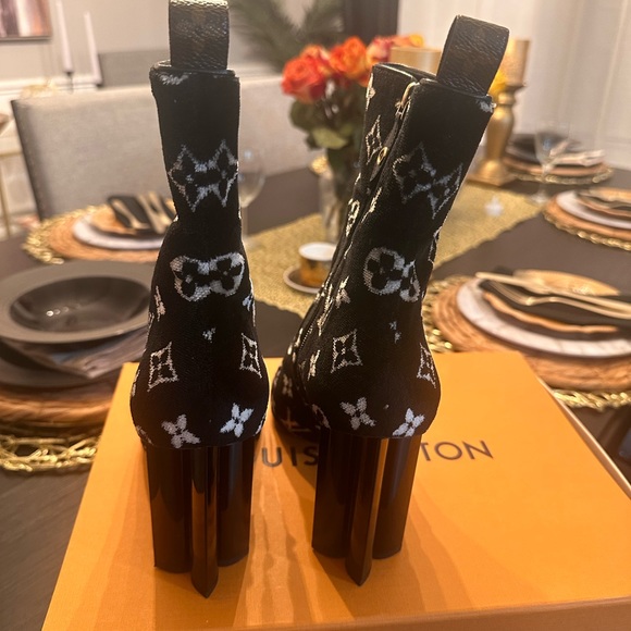Authentic Louis Vuitton boots - Picture 2 of 4